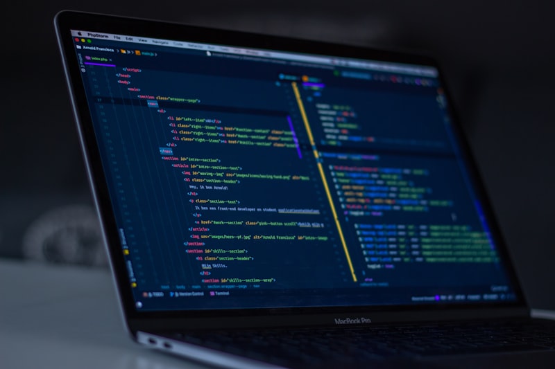 The Future of Enterprise Architecture: Microservices vs Monolith